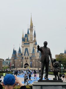 校外学習を実施しました【東京ディズニーランド・東京ディズニーシー】